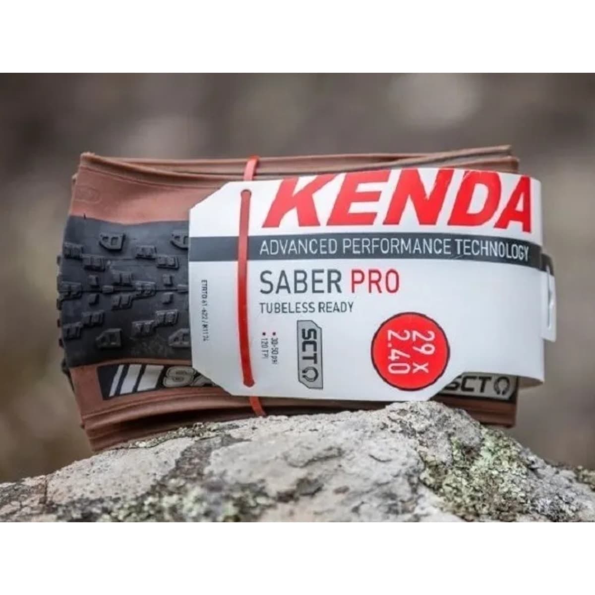 Pneu 29x2.40 Kenda Saber Pro SCT K1174 Kevlar Preto Com Faixa Marrom